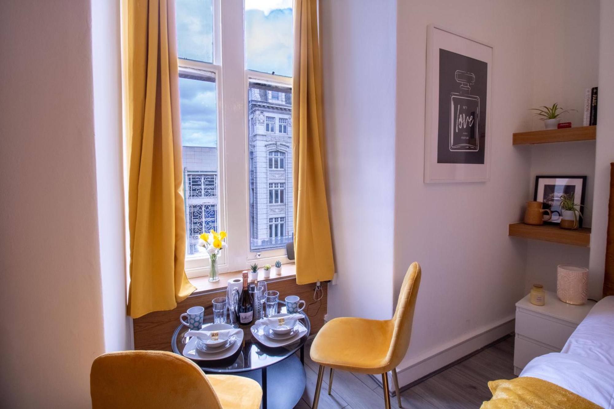Spacious Studio Apartment On Oxford Street 9Gc London Ngoại thất bức ảnh